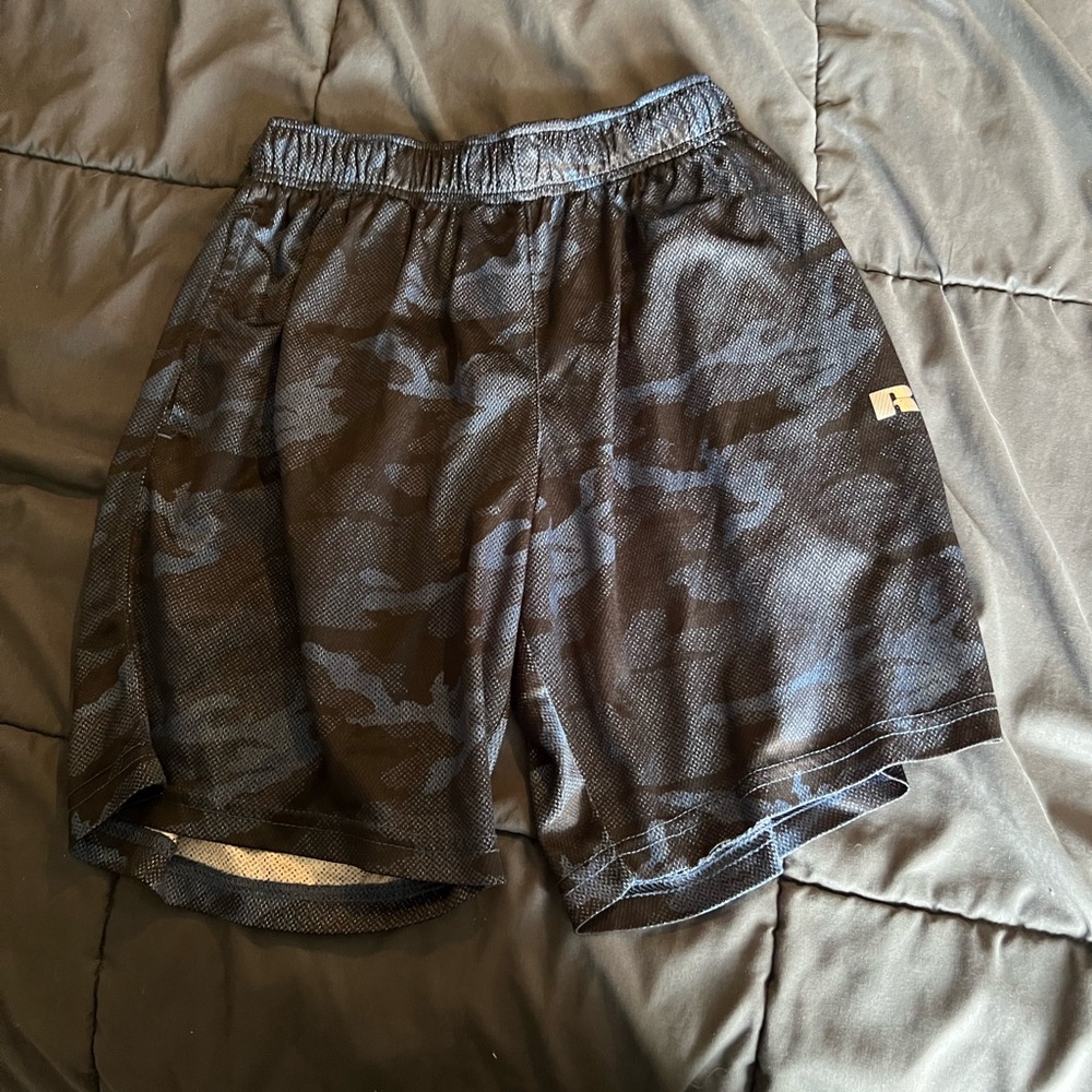 Lot of 5 pairs of shorts.  (Men’s small) - Picture 4 of 11